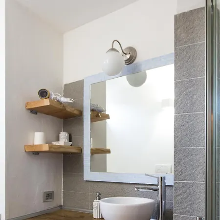 Milano's Navigli Studio Milão