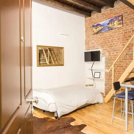 Milano's Navigli Studio Apartamento Milão